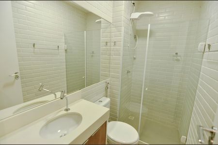 Banheiro de kitnet/studio para alugar com 1 quarto, 31m² em Santo Cristo, Rio de Janeiro