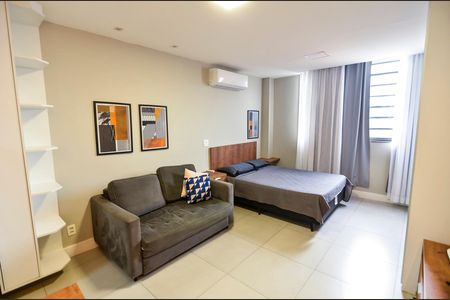 Sala/Quarto de kitnet/studio para alugar com 1 quarto, 31m² em Santo Cristo, Rio de Janeiro
