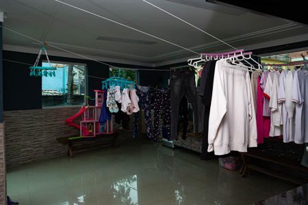 Casa à venda com 164m², 3 quartos e 3 vagas Casa à venda com 164m², 3 quartos e 3 vagasSALÃO