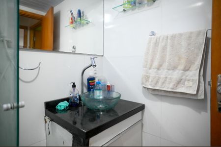 Banheiro de apartamento para alugar com 2 quartos, 50m² em Vila Água Funda, São Paulo