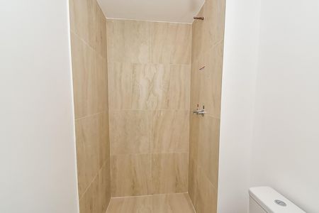 Apartamento à venda com 89m², 2 quartos e 1 vaga Apartamento à venda com 89m², 2 quartos e 1 vagaBanheiro da suíte 1
