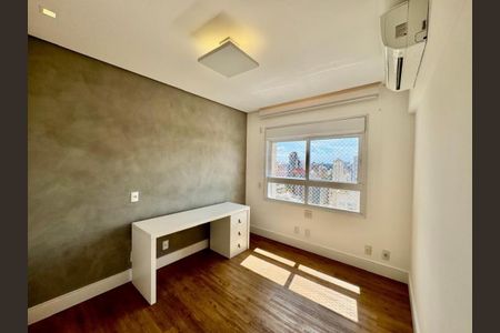 Apartamento à venda com 3 quartos, 213m² em Cambuí, Campinas