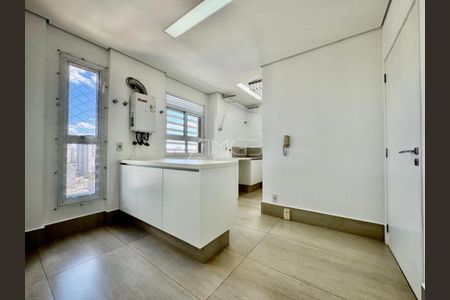Apartamento à venda com 3 quartos, 213m² em Cambuí, Campinas
