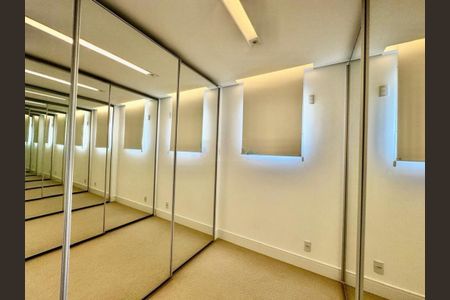 Apartamento à venda com 3 quartos, 213m² em Cambuí, Campinas