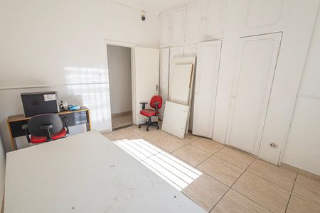 Casa para alugar com 360m², 4 quartos e 3 vagas Casa para alugar com 360m², 4 quartos e 3 vagasSuíte