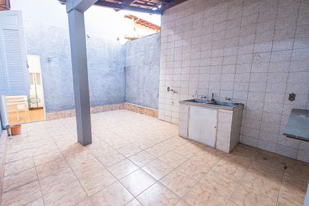 Casa para alugar com 360m², 4 quartos e 3 vagas Casa para alugar com 360m², 4 quartos e 3 vagasÁrea de serviço