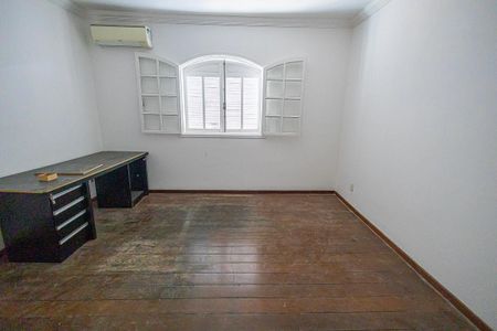 Casa para alugar com 360m², 4 quartos e 3 vagas Casa para alugar com 360m², 4 quartos e 3 vagasSuíte 3