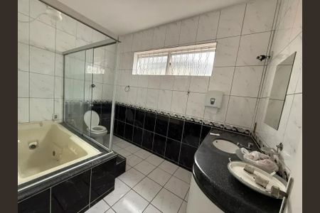Casa para alugar com 360m², 4 quartos e 3 vagas