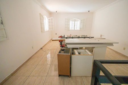 Casa para alugar com 360m², 4 quartos e 3 vagas Casa para alugar com 360m², 4 quartos e 3 vagasCobertura