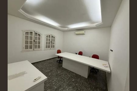 Casa para alugar com 360m², 4 quartos e 3 vagas