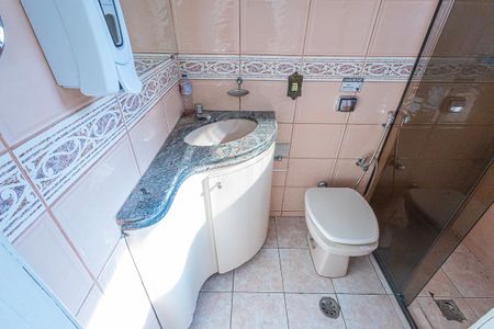 Casa para alugar com 360m², 4 quartos e 3 vagas Casa para alugar com 360m², 4 quartos e 3 vagasBanheiro da Suíte