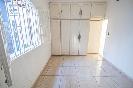 Casa para alugar com 360m², 4 quartos e 3 vagas Casa para alugar com 360m², 4 quartos e 3 vagasSuíte 2