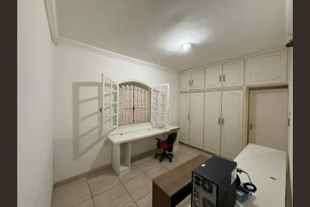 Casa para alugar com 360m², 4 quartos e 3 vagas