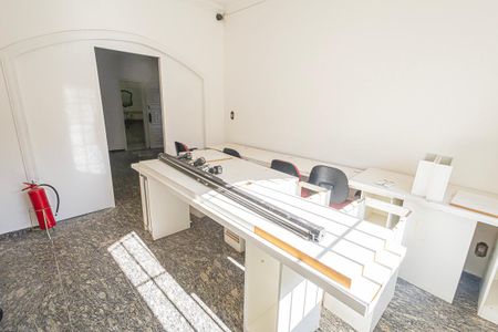 Casa para alugar com 360m², 4 quartos e 3 vagas Casa para alugar com 360m², 4 quartos e 3 vagasQuarto 1