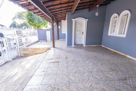 garagem de casa para alugar com 4 quartos, 360m² em Itapoã, Belo Horizonte