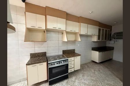 Casa para alugar com 360m², 4 quartos e 3 vagas Casa para alugar com 360m², 4 quartos e 3 vagasCozinha
