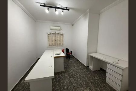 Casa para alugar com 360m², 4 quartos e 3 vagas Casa para alugar com 360m², 4 quartos e 3 vagasQuarto