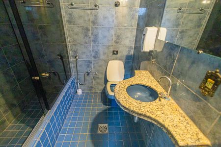 Casa para alugar com 360m², 4 quartos e 3 vagas Casa para alugar com 360m², 4 quartos e 3 vagasBanheiro da Suíte 2
