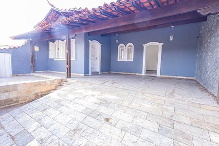 garagem de casa para alugar com 4 quartos, 360m² em Itapoã, Belo Horizonte