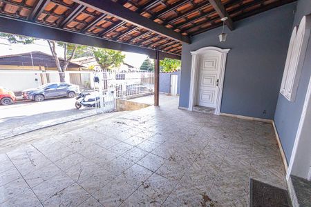 Casa para alugar com 360m², 4 quartos e 3 vagas Casa para alugar com 360m², 4 quartos e 3 vagasgaragem