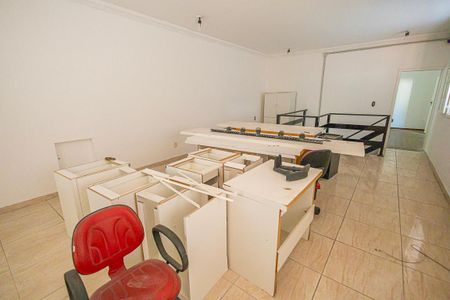 Casa para alugar com 360m², 4 quartos e 3 vagas Casa para alugar com 360m², 4 quartos e 3 vagasCobertura