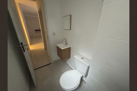 Banheiro social de apartamento à venda com 1 quarto, 30m² em Cidade Antônio Estêvão de Carvalho, São Paulo
