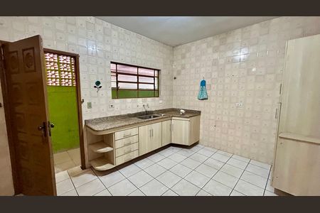 Casa à venda com 125m², 3 quartos e 1 vaga Casa à venda com 125m², 3 quartos e 1 vagaCozinha