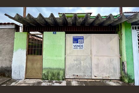 Casa à venda com 125m², 3 quartos e 1 vaga Casa à venda com 125m², 3 quartos e 1 vagaPlaca instalada na fachada do imóvel