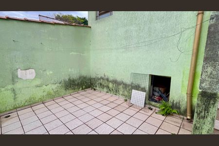 Casa à venda com 125m², 3 quartos e 1 vaga Casa à venda com 125m², 3 quartos e 1 vagaQuintal