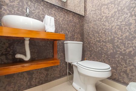 Apartamento à venda com 165m², 3 quartos e 3 vagas Apartamento à venda com 165m², 3 quartos e 3 vagasBanheiro da Suíte 2