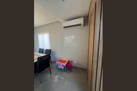 Casa de condomínio à venda com 90m², 3 quartos e 2 vagas
