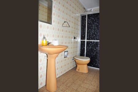 Casa para alugar com 170m², 3 quartos e 1 vaga Casa para alugar com 170m², 3 quartos e 1 vagaBanheiro Social