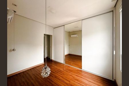 Casa de condomínio à venda com 121m², 3 quartos e 2 vagas