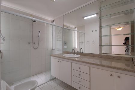 Apartamento para alugar com 128m², 3 quartos e 1 vagaBanheiro da Suíte
