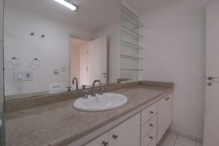 Apartamento para alugar com 128m², 3 quartos e 1 vagaBanheiro da Suíte