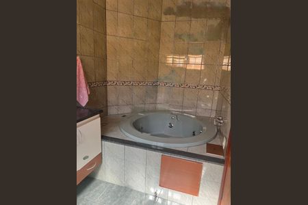 Casa de condomínio à venda com 253m², 3 quartos e 4 vagas