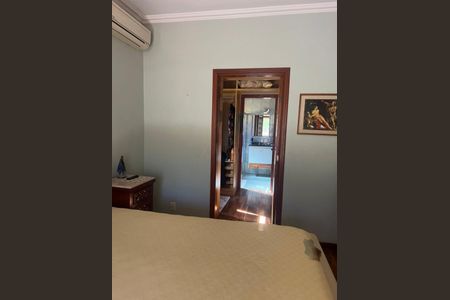 Casa de condomínio à venda com 253m², 3 quartos e 4 vagas