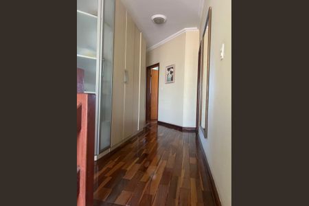 Casa de condomínio à venda com 253m², 3 quartos e 4 vagas