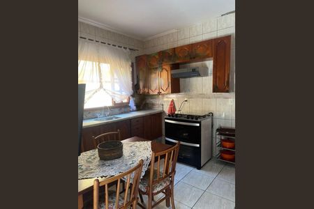 Casa de condomínio à venda com 253m², 3 quartos e 4 vagas