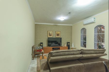 Casa à venda com 360m², 3 quartos e 4 vagasSala