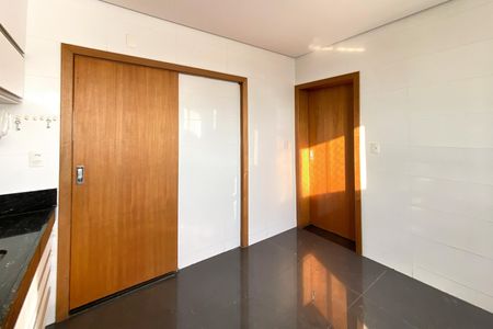 Apartamento à venda com 150m², 4 quartos e 3 vagasCozinha