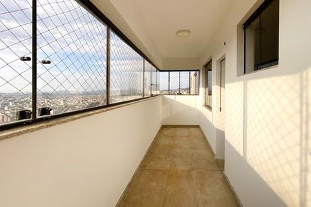 Apartamento à venda com 150m², 4 quartos e 3 vagasVaranda da Suite 1