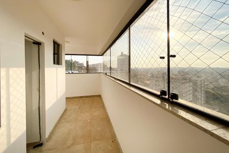 Apartamento à venda com 150m², 4 quartos e 3 vagasVaranda da Suite 1