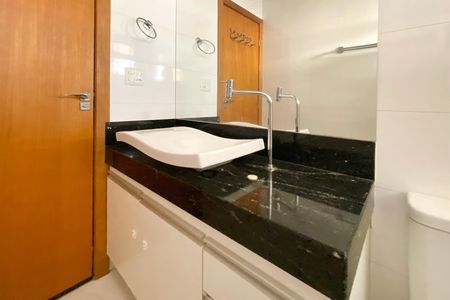 Apartamento à venda com 150m², 4 quartos e 3 vagasBanheiro da Suíte 1