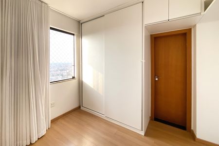 Apartamento à venda com 150m², 4 quartos e 3 vagasSuite 2