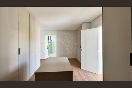 Casa de condomínio à venda com 559m², 4 quartos e 6 vagas