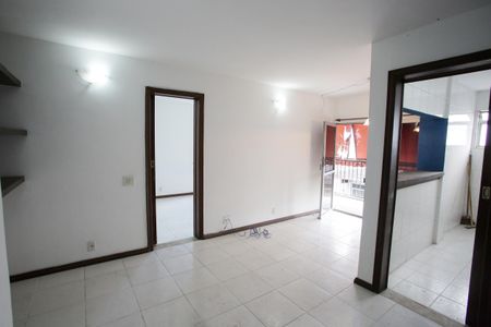 Sala de apartamento para alugar com 1 quarto, 50m² em Tanque, Rio de Janeiro