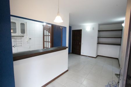 Sala de apartamento para alugar com 1 quarto, 50m² em Tanque, Rio de Janeiro