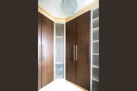 Apartamento para alugar com 65m², 2 quartos e 1 vagaCloset da suíte