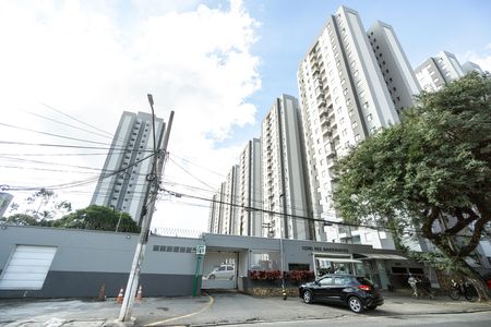 Apartamento para alugar com 65m², 2 quartos e 1 vagaFachada